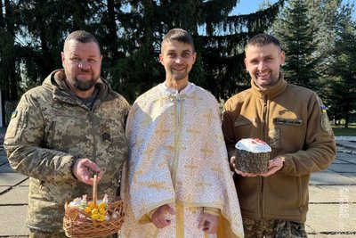 Великдень в ЗСУ: як військові з Тернопільщини освячували паски