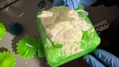 Правоохоронці затримали чернігівця, якого підозрюють у розповсюдженні наркотиків через "закладки" Правоохоронці затримали чернігівця, якого підозрюють у розповсюдженні наркотиків через "закладки"