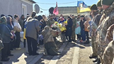 На Одещині поховали двох військових, які загинули на фронті На Одещині поховали двох військових, які загинули на фронті