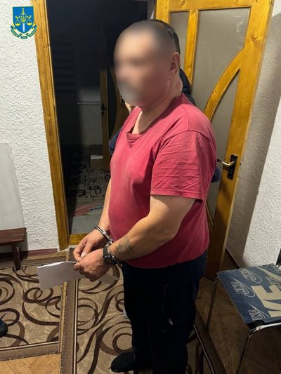 п'ять буковинців допомагали чоловікам виїхати за кордон п'ять буковинців допомагали чоловікам виїхати за кордон