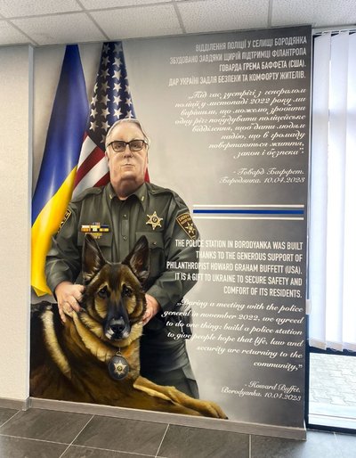 Зруйнували росіяни: за сприяння Говарда Баффета на Київщині відкрили нове відділення поліції Зруйнували росіяни: за сприяння Говарда Баффета на Київщині відкрили нове відділення поліції