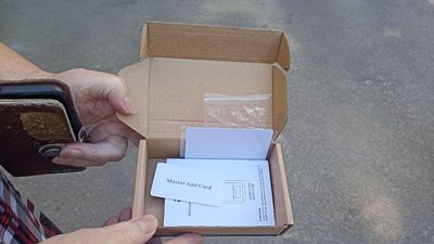 У Житомирі встановлюють двері, які автоматично відчиняються під час тривоги — як працює механізм У Житомирі встановлюють двері, які автоматично відчиняються під час тривоги — як працює механізм