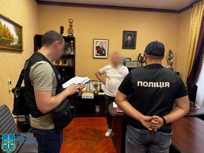 На корупції викрили трьох високопосадовців На корупції викрили трьох високопосадовців