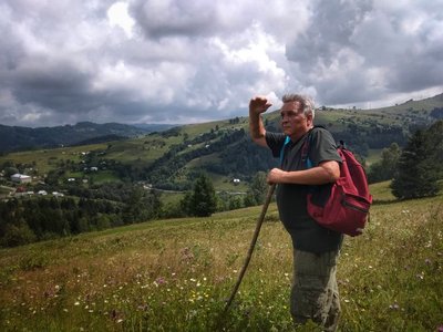 "Körüşe bilecegimizge ümüt etem" — Aksönovğa ücüm etkeninde qabaatlanğan 75 yaşındaki siyasiy mabüsniñ apayı "Körüşe bilecegimizge ümüt etem" — Aksönovğa ücüm etkeninde qabaatlanğan 75 yaşındaki siyasiy mabüsniñ apayı