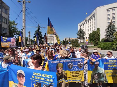 «Об’єднані тишею, що голосніша за слова»: в Тернополі відбулася акція-нагадування «Об’єднані тишею, що голосніша за слова»: в Тернополі відбулася акція-нагадування
