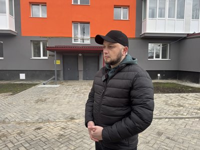 "Я тут олігарх — один на 60 квартир живу": історії мешканців розстріляної п’ятиповерхівки в Тростянці