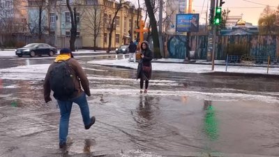 Київ накрила злива з градом Київ накрила злива з градом