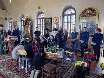 У Свято-Георгіївському храмі попрощалися із 39-річним воїном Дмитром Левчуком У Свято-Георгіївському храмі попрощалися із 39-річним воїном Дмитром Левчуком