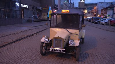 128-річне ретро-авто возить людей по центру Дніпра: як Pullman 1897 року перетворили на таксі