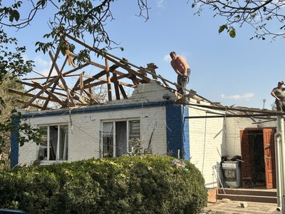У Козельщинській ТГ на Полтавщині через обстріл родину завалило у будинку У Козельщинській ТГ на Полтавщині через обстріл родину завалило у будинку