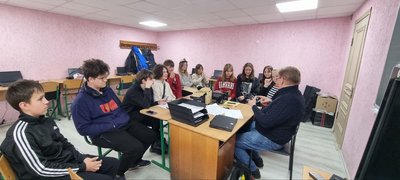 11-річна переселенка з Бахмута вчиться знімати кіно на безкоштовних курсах у Малині 11-річна переселенка з Бахмута вчиться знімати кіно на безкоштовних курсах у Малині
