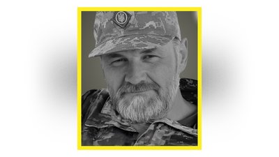 На Чернігівщині попрощались з бійцями Володимиром Синявським, Олександром Падуном та Іваном Бочаровим На Чернігівщині попрощались з бійцями Володимиром Синявським, Олександром Падуном та Іваном Бочаровим