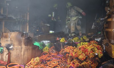 Вибух під час пожежі в гаражі в Рівному: жінка отримала опіки Вибух під час пожежі в гаражі в Рівному: жінка отримала опіки