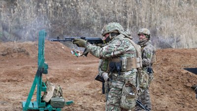 Бійці тренування стрілецького батальйону поліції спеціального призначення Донецька область 8 січня 2025 рік Бійці тренування стрілецького батальйону поліції спеціального призначення Донецька область 8 січня 2025 рік