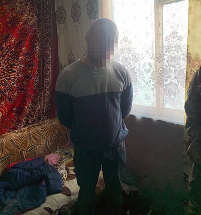 У центрі Попільні на Житомирщині поліцейські вилучили корпус гранати та розшукали чоловіка, який її залишив У центрі Попільні на Житомирщині поліцейські вилучили корпус гранати та розшукали чоловіка, який її залишив