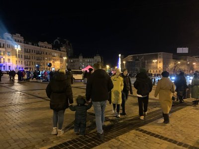 люди на Софійській площі люди на Софійській площі