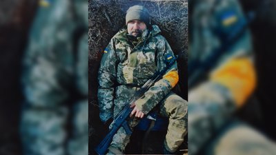 Трьом родинам загиблих бійців передали медалі "За оборону Чернігова"