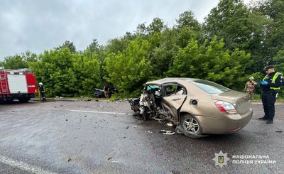На місце ДТП на Житомирщині викликали рятувальників — водія деблокували з автівки На місце ДТП на Житомирщині викликали рятувальників — водія деблокували з автівки