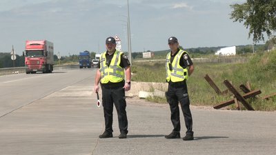 Патрульні кажуть, що водії часто не обирають безпечну швидкість на дорозі Патрульні кажуть, що водії часто не обирають безпечну швидкість на дорозі