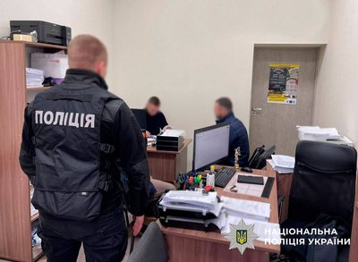 Привласнили 800 тис грн під час благоустрою парку: підозрюють керівника "Київзеленбуду" та підрядника Привласнили 800 тис грн під час благоустрою парку: підозрюють керівника "Київзеленбуду" та підрядника
