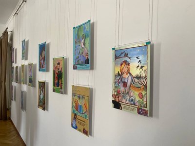 "Життя без зупинок": у Вінниці відкрилася виставка малюнків дітей з Херсона "Життя без зупинок": у Вінниці відкрилася виставка малюнків дітей з Херсона