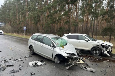 У Черкасах зіштовхнулися три авто: є загиблий та травмований У Черкасах зіштовхнулися три авто: є загиблий та травмований