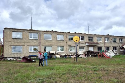 У них не лунає останній дзвоник. Школи Донеччини після обстрілів РФ: фотодобірка У них не лунає останній дзвоник. Школи Донеччини після обстрілів РФ: фотодобірка
