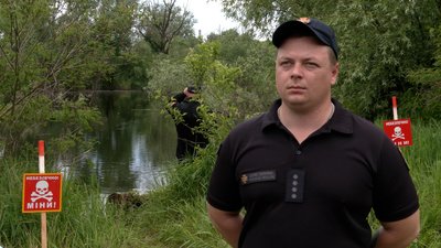 Перевірили 5 тисяч квадратних метрів: на Чернігівщині сапери-водолази обстежують річки та озера Перевірили 5 тисяч квадратних метрів: на Чернігівщині сапери-водолази обстежують річки та озера