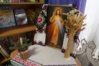 Кутя, колядки й дідух: у херсонській бібліотеці згадували українські різдвяні звичаї Кутя, колядки й дідух: у херсонській бібліотеці згадували українські різдвяні звичаї
