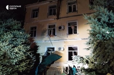 Наслідки влучання російської ракети по монастирю в Одесі. ФОТО Наслідки влучання російської ракети по монастирю в Одесі. ФОТО