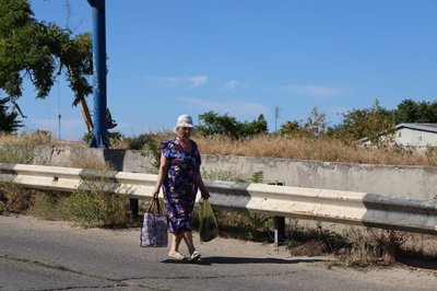 Херсон, евакуація, Корабел, Острів, міст, серпень 2025 року Херсон, евакуація, Корабел, Острів, міст, серпень 2025 року