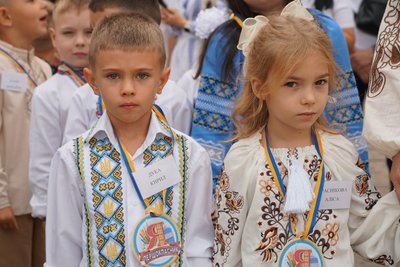 В Ужгороді пролунав перший дзвоник: новий навчальний рік розпочали понад 17 тисяч дітей В Ужгороді пролунав перший дзвоник: новий навчальний рік розпочали понад 17 тисяч дітей
