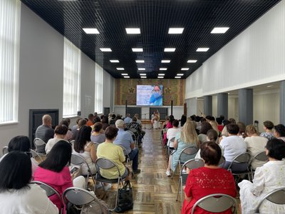 "Надихає любов до людей": як на Сумщині медиків вітали із професійним святом