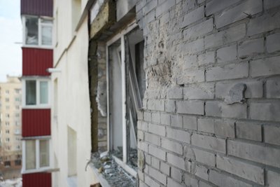 Мінус 14 надворі й 0° у квартирі: історія переселенки після удару дрона по Сумах Мінус 14 надворі й 0° у квартирі: історія переселенки після удару дрона по Сумах