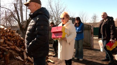 Поки тато на війні: як волонтери допомагають багатодітним родинам