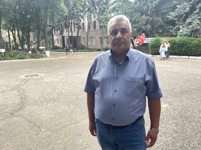 Скупчення білокрилки на капусті на Полтавщині: як це шкодить рослинам Скупчення білокрилки на капусті на Полтавщині: як це шкодить рослинам
