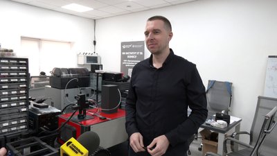 Виявляє вибухівку та обробляє поля: студенти Острозької академії розробили наземного дрона для агрономів Виявляє вибухівку та обробляє поля: студенти Острозької академії розробили наземного дрона для агрономів