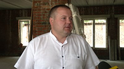 Чому майже рік не можуть завершити будівництво їдальні на Чернігівщині, яку зруйнували росіяни Чому майже рік не можуть завершити будівництво їдальні на Чернігівщині, яку зруйнували росіяни