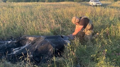 На Кіровоградщині підірвали бойову частину збитого російського дрона На Кіровоградщині підірвали бойову частину збитого російського дрона