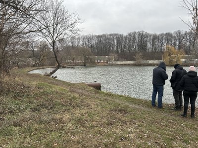 "Риба вся спливає": на межі Полтави та Горбанівки гине риба у ставках "Риба вся спливає": на межі Полтави та Горбанівки гине риба у ставках