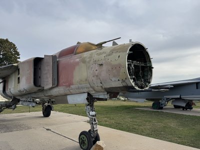 В Полтавському музеї важкої бомбардувальної авіації готують новий експонат – літак МіГ-23 В Полтавському музеї важкої бомбардувальної авіації готують новий експонат – літак МіГ-23