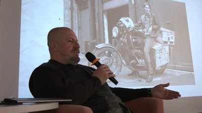 Перекладач Дмитро Крюков, презентація книжки Елспет Бірд "Самотня вершниця", 9 травня 2026 року Перекладач Дмитро Крюков, презентація книжки Елспет Бірд "Самотня вершниця", 9 травня 2026 року