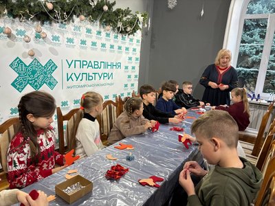 У Житомирі відкрили Резиденцію Святого Миколая: діти писали листи та робили символ 2026 року У Житомирі відкрили Резиденцію Святого Миколая: діти писали листи та робили символ 2026 року