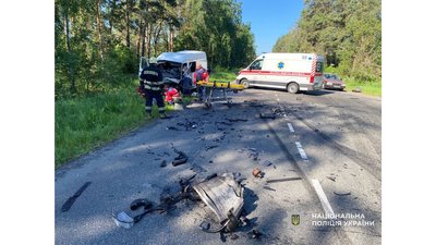 Поблизу села Нова Басань на Чернігівщині внаслідок аварії травмувалися четверо людей Поблизу села Нова Басань на Чернігівщині внаслідок аварії травмувалися четверо людей