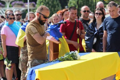"Борець за національну єдність": на Черкащині попрощалися з молодшим сержантом