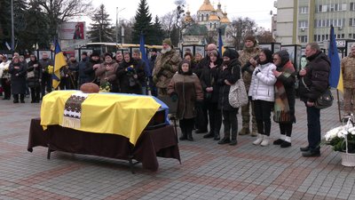 З 57-річним солдатом Олександром Липовим попрощалися у Рівному З 57-річним солдатом Олександром Липовим попрощалися у Рівному