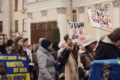 Акція на підтримку полонених і безвісти зниклих відбулася в Житомирі Акція на підтримку полонених і безвісти зниклих відбулася в Житомирі
