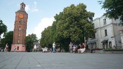 Багатодітна родина з Лука-Мелешківської громади провела благодійний концерт у Вінниці на підтримку ЗСУ Багатодітна родина з Лука-Мелешківської громади провела благодійний концерт у Вінниці на підтримку ЗСУ