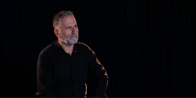 "У народному строї відчуваємо себе гонорово": як у театрі "Ґердан" зберігають одяг — досвід костюмерки і думка етнографа "У народному строї відчуваємо себе гонорово": як у театрі "Ґердан" зберігають одяг — досвід костюмерки і думка етнографа