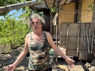 “Прилетіли три бомби — пів вулиці немає”. Як живе прифронтова Сергіївка поблизу Краматорська “Прилетіли три бомби — пів вулиці немає”. Як живе прифронтова Сергіївка поблизу Краматорська